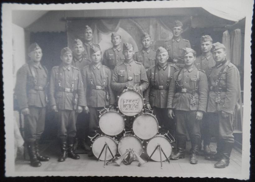 WH -Heer - music unit photo.