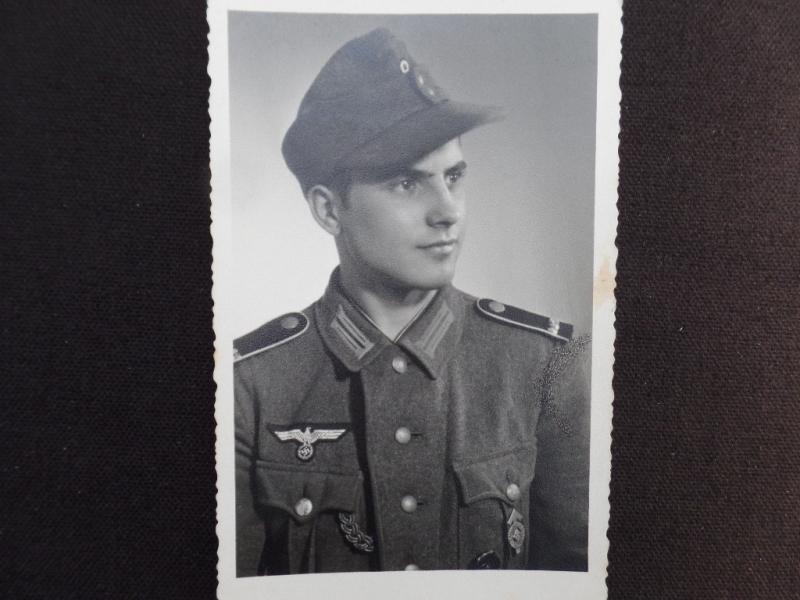 WH (Heer) postcard picture - M43 cap.