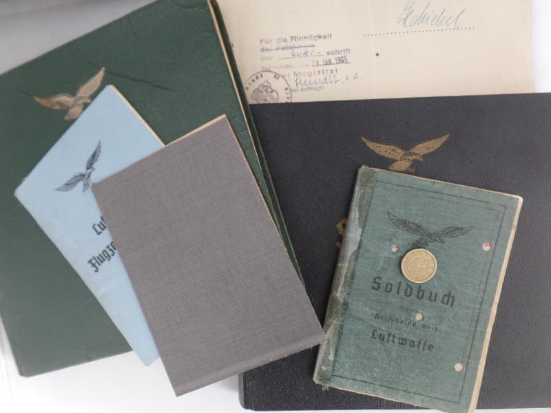Soldbuch / Flugbuch grouping - Luftwaffe  - Fein