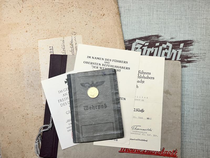 Wehrpass/ citation and commemorative book grouping -  WH (Heer) -  11.Inf.Div. - Collisi