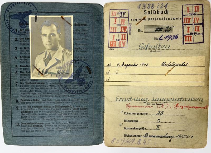 Soldbuch/citation grouping - Luftwaffe -  Luftgau-Nachrichten Rgt.28 - Italy - Langenstrassen