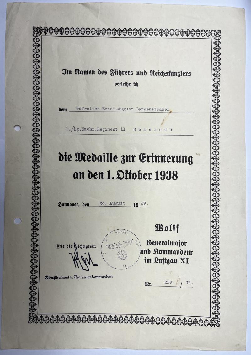 Soldbuch/citation grouping - Luftwaffe -  Luftgau-Nachrichten Rgt.28 - Italy - Langenstrassen