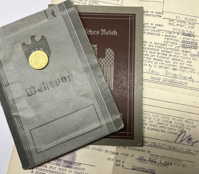 Wehrpass - Luftwaffe - Luftnachrichten Rgt.222/2.Jagd Div. -  Engelhardt